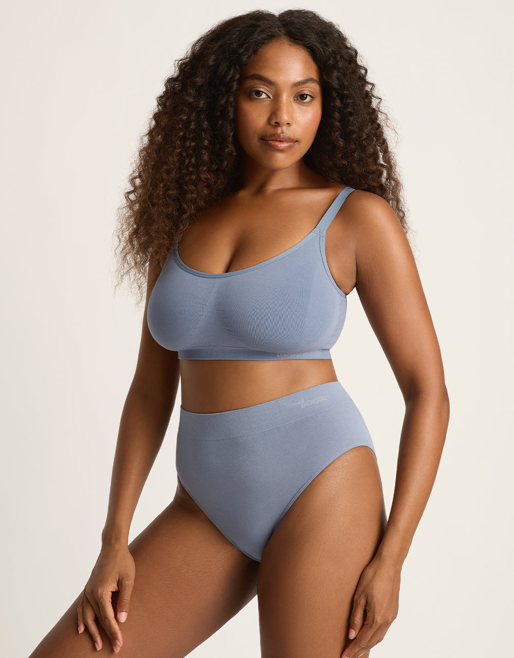B10973_DUSTY-BLUE_FullBustWirelessBra_DustyBlue_3.jpg