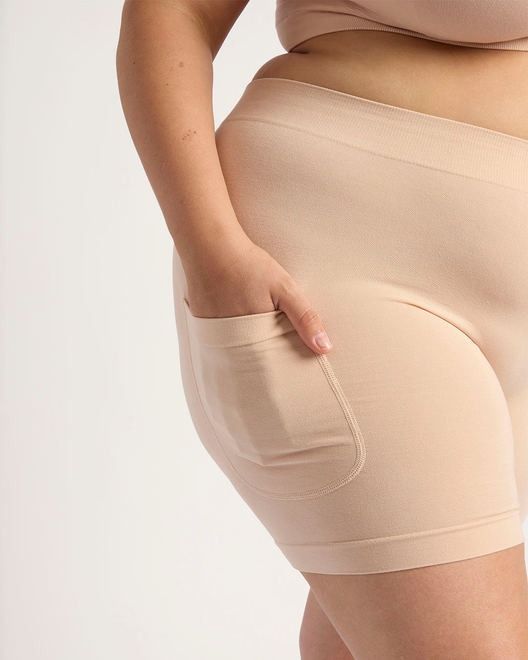 Seamfree Undershort with Pocket 6