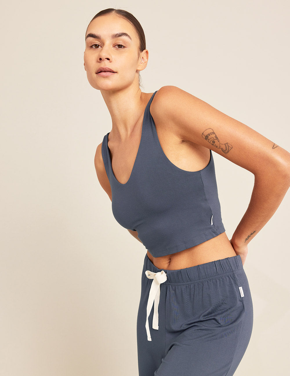Crop top that shows bra top